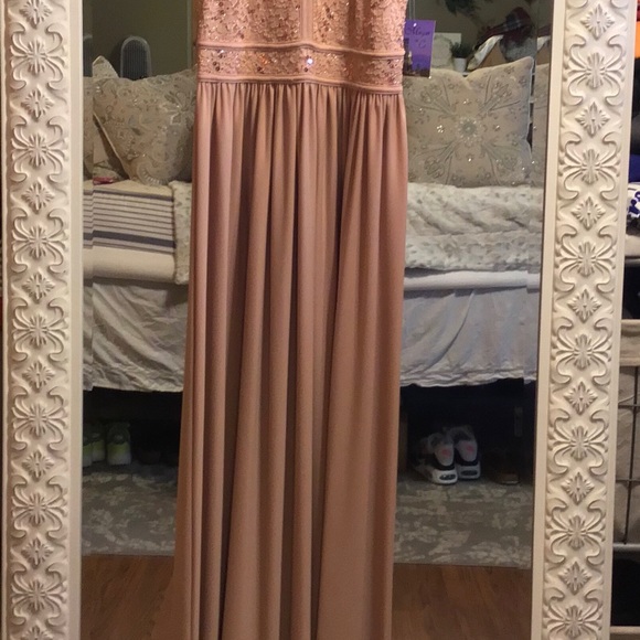 Rose Gold Lace Keyhole Tie Back Halter Dress - Picture 4 of 6